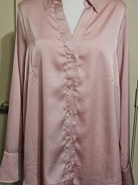 H&M Pink Satin Button-Front Long Sleeve Women's Top.